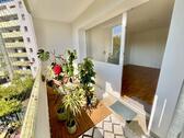Foto - Großes WG Zimmer mit Balkon in gepflegter Damen WG