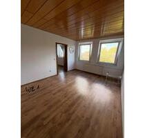 2,5 Zimmer-Dachgeschosswohnung in Duisburg-Beeck -65m²