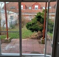 Helle 2 Zimmer Wohnung mit Terrasse und eigenem Garten und PKW Stellplatz - Mittenwalde