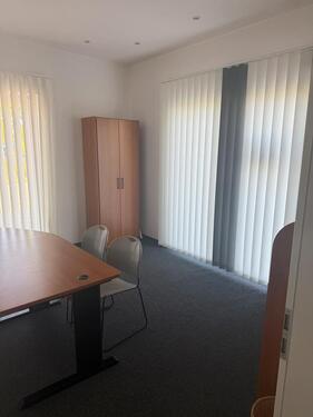 Foto - Büroraum zu vermieten - 350,00 EUR Kaltmiete,