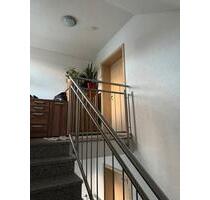 Gepflegte 4 Zimmer DG Wohnung - 1.100,00 EUR Kaltmiete, in Graben-Neudorf (PLZ: 76676)