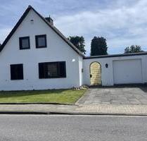 Kleines Einfamilienhaus mit großem Grundstück zu verkaufen - Würselen