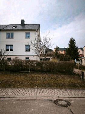 Foto - Doppelhaushaelfte mit Gartenhaus und Doppelgarage