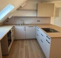 Moderne und helle Wohnung mit neuer Einbauküche (144 Grundfläche) - Gaukönigshofen