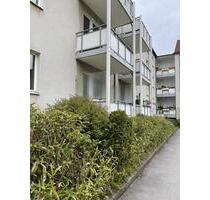 Gepflegte Hochparterre-Wohnung mit 3 Zimmern, Balkon und EBK - Düsseldorf Stadtbezirk 9