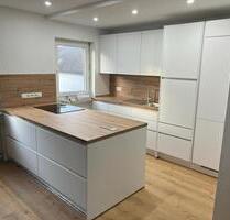Großzügige 4-Zimmer-Wohnung, 153 m² incl. Küche | Provisionsfrei - Ludwigshafen am Rhein Edigheim