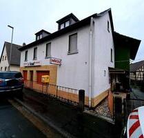 Wohnhaus mit Geschäftsräumen in Ober-Schmitten - Nidda