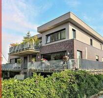 Kaarst: Helle 3 Zimmerwohnung mit Terrasse, Garten und Bad en Suite!