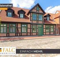 +++ Charmante Dachgeschosswohnung 2-Raum in saniertem Altbau im Herzen von Gadebusch +++