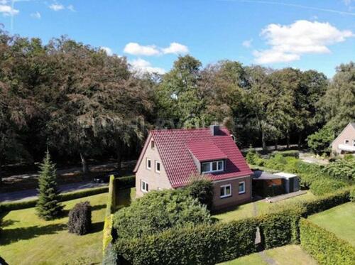 Foto - Teilsaniertes Einfamilienhaus mit Garten und Garage in Aurich