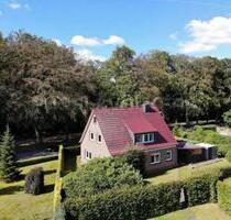 Teilsaniertes Einfamilienhaus mit Garten und Garage in Aurich