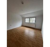 **Burgwall 43, GBH | Frisch renovierte 3-Zimmer-Dachgeschosswohnung + 500 € MediaMarkt-Gutschein für mobiles Klimagerät - Salzgitter Ortschaft Nord