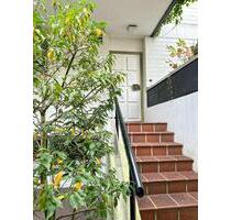 Helle 2-Zimmer-Einliegerwohnung mit ca. 60 m² in 47799 Krefeld