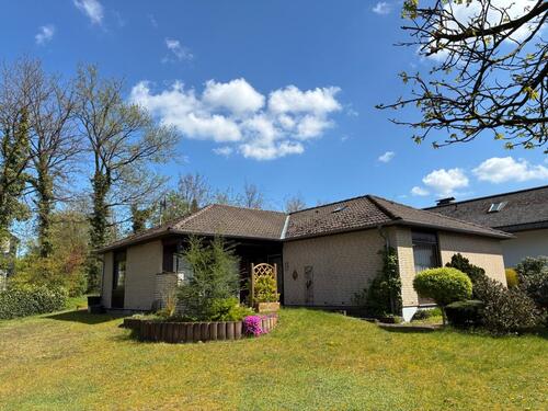 Foto - Verklinkerter Bungalow mit viel Privatsphäre, großes Grundstück
