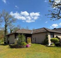 Verklinkerter Bungalow mit viel Privatsphäre, großes Grundstück - Schloß Holte-Stukenbrock
