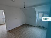 Foto - *Sanierte 2-Zimmer-Wohnung im Dachgeschoss*