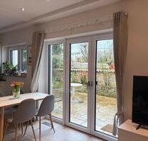 Helle 2-Zimmer-Wohnung mit großer Terrasse zum Innenhof (21 m²) - Düsseldorf Stadtbezirk 8