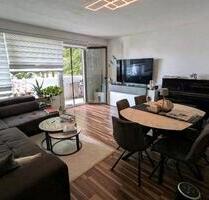 Helle 4-Zimmer-Eigentumswohnung mit Balkon, Garage und Aufzug - Königsbrunn