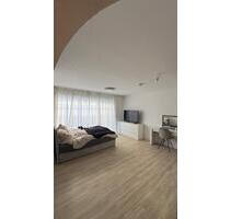 Möbilierte 1-Zimmer-Wohnung mit Terrasse in Friedrichshafen