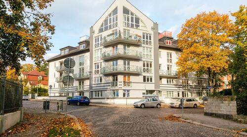 Foto - Offene 3 Zimmer Wohnung mit 2 Bädern, Einbauküche, Aufzug, Tiefgaragen-Stellplatz in Dresden