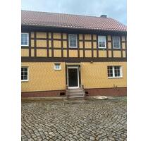 **Charmanter Drei-Seiten-Hof - 179.000,00&nbsp;EUR Kaufpreis, ca.&nbsp; 188,00&nbsp;m&sup2; in Groß Quenstedt (PLZ: 38822)