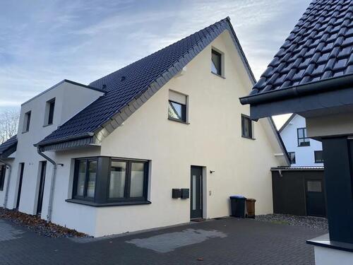 Foto - Exklusive Erdgeschosswohnung mit eigenem Garten und Stellplatz