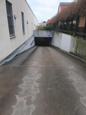 Foto - Tiefgaragenstellplatz zu vermieten