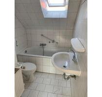 Helle 2-Zimmer-Dachgeschoss-Wohnung in Wilhelmshaven Heppens – ideal für Single