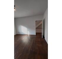 Einfamilienhaus Wohnung (4 Zimmer, 104 m') ab sofort frei - Köln Chorweiler