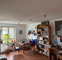 Gepflegte 2-Zimmer-Wohnung mit Balkon & TG-Stellplatz in Tübingen