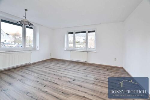 Foto - Helle 2-Zimmer-Wohnung in Jahnsbach Thum mit tollem Grundriss, Balkon + 2x kostenlose Stellplätze