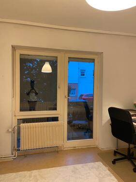 Foto - Voll möbliertes Zimmer mit Balkon in der Max-Reger-Straße!
