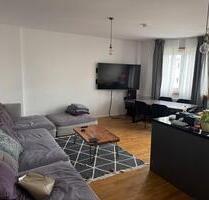 Eine Wohnung verkauft in bayrischer 6-Zimmer-Wohnung mit 140m² - Berlin Tempelhof-Schöneberg