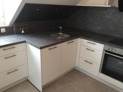 Foto - Helle 2-Zimmer DG-Wohnung mit Einbauküche und Balkon