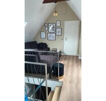 Charmante u. klimatisierte 2-Zimmer DG-Wohnung in Esslingen - Esslingen am Neckar Oberesslingen