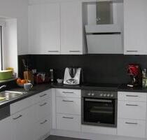 Schicke 2,5 - Zimmer-Dachgeschosswohnung mit Balkon und Küche - Bondorf