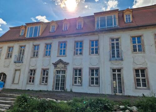 Foto - 3-Zimmer Dachgeschosswohnung im sanierten Schloss Beuchlitz