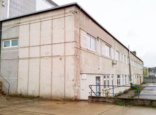 Foto - WERKHALLE LAGER LOGISTIK - HALLE mit BÜRO & SOZIALRÄUMEN LKW - WAAGE LADERAMPEN BOOTSGARAGE in ZEITZ