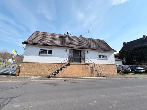 Foto - Nettes Einfamilienhaus in Nidda sanierungsbedürftig