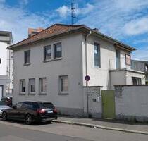 Sanierte 90 m² große 2-Zimmer-Wohnung in Wormser Innenstadt