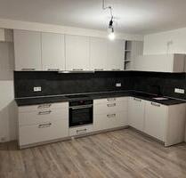 Schöne und neuwertige 2 12-Zimmer-Erdgeschosswohnung mit EBK - Vilshofen an der Donau