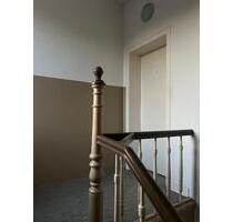 Dachgeschosswohnung - 800,00 EUR Kaltmiete, ca.  75,00 m² in Duisburg (PLZ: 47167) Hamborn