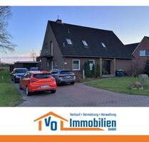 Charmante Dachgeschosswohnung mit Einbauküche, Balkon und Terrasse in ruhiger Lage von Großefehn