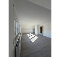 Erstbezug nach Sanierung - moderne 2-Zimmer-Dachgeschosswohnung - Fürth Bislohe