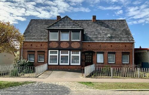 Foto - Einfamilienhaus mit Stall und Scheune