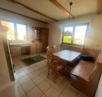 4-Zimmer-Wohnung mit Einbauküche und Stellplatz und Dachterrasse - Buttenwiesen