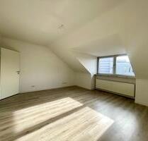 Ab sofort! Schöne und gemütliche 3-ZKB-Dachgeschosswohnung in TOP-Innenstadtlage von Koblenz