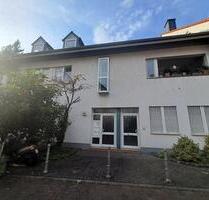 Gepflegte 2-Zi ETW in Hanau beim Schloss Philippsruhe mit Carport