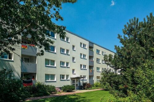 Foto - Lichtdurchflutete Wohnung mit Charme – Großes Wohnzimmer, Tageslichtbad, Loggia