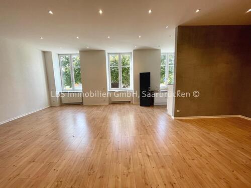 Foto - Erdgeschosswohnung mit Küche und Stellplatz in Beckingen-Reimsbach